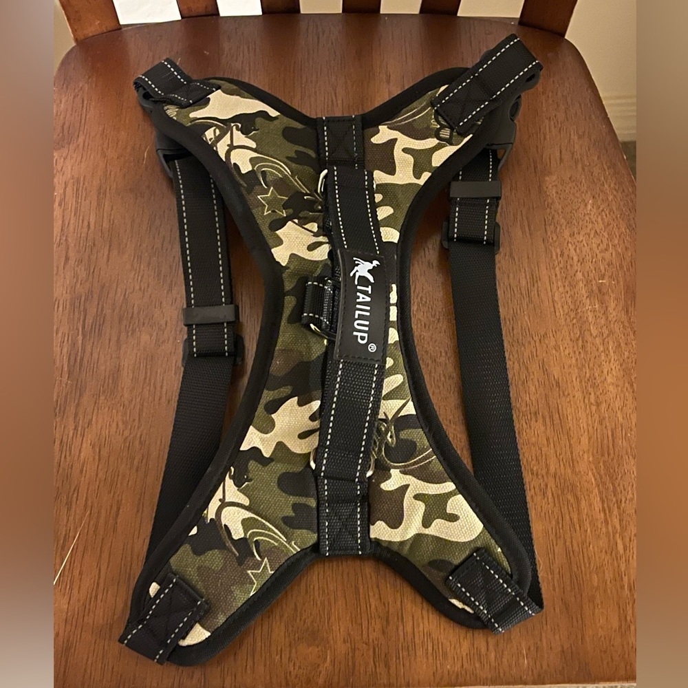 New large dog harness. Camo green